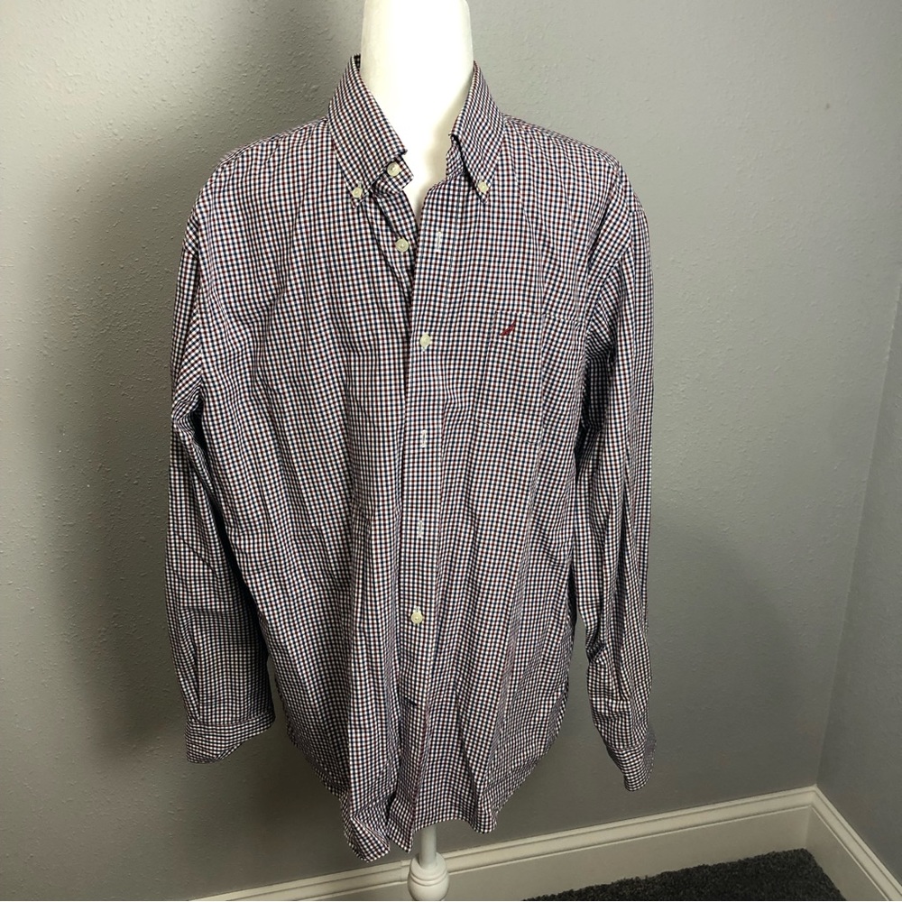 Nautica wrinkle resistant men’s dress shirt, size L